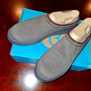 NEW Bzee's Flagstaff Knit Slip-On Wedge Clogs Comfort Shoes Lady's 9.5